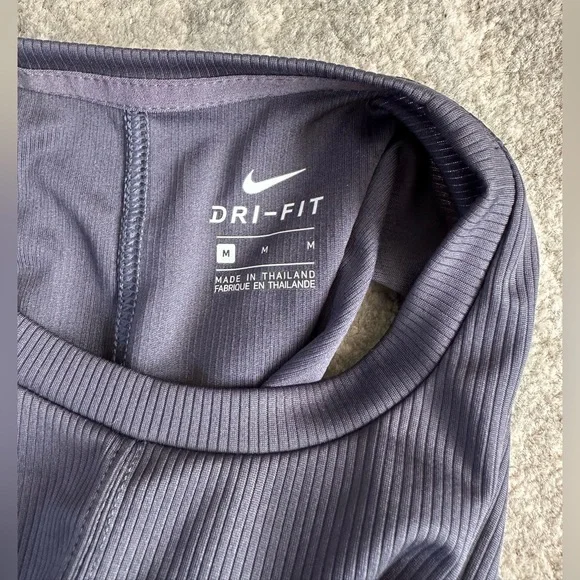 athletic tank top - Picture 5 of 5